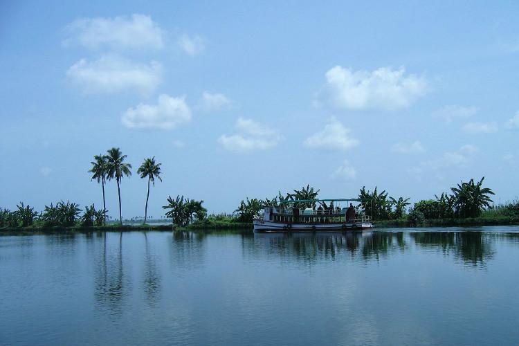 Cochin- Munnar- Alleppey Tour Package