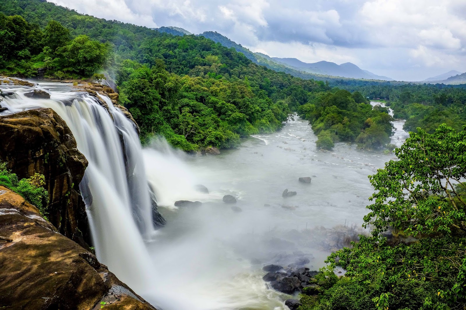 Cochin-Guruvayoor-Athirapally Tour Package